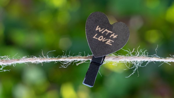 Clothespin Heart Love wallpaper