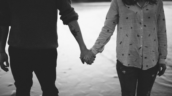 Hands Couple Bw Love wallpaper