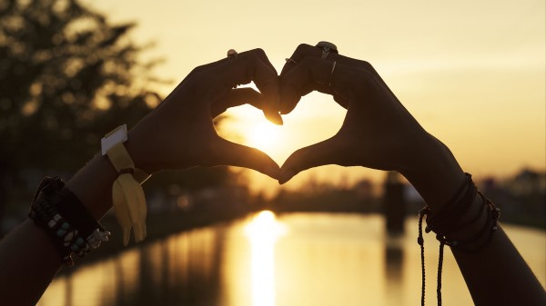 Hands Heart Sunlight wallpaper