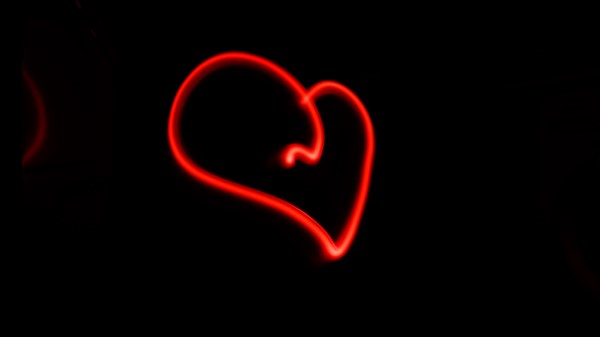 Heart Lines Dark Wallpaper