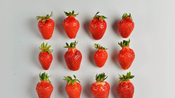 Strawberries Berries Minimalism wallpaper