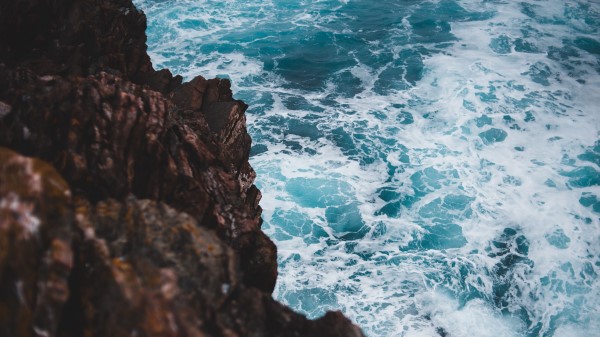 Water Waves Rock Wallpaper