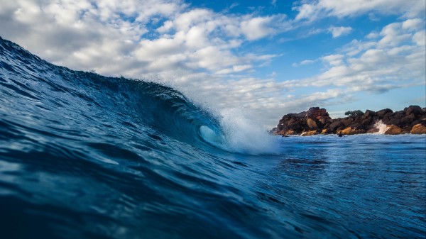 Wave Water Spray Wallpaper