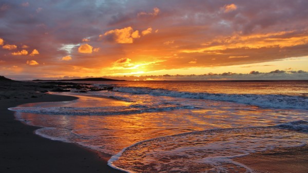 Waves Foam Sunset Wallpaper