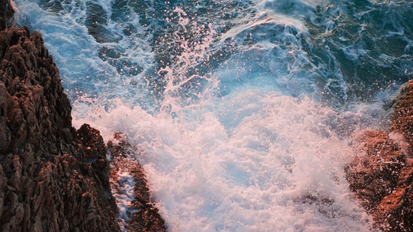 Waves Spray Rocks Image Wallpaper