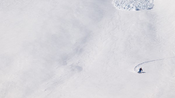 Skier Slope Snow wallpaper