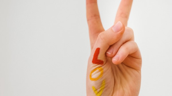 Hand Gesture Love Wallpaper