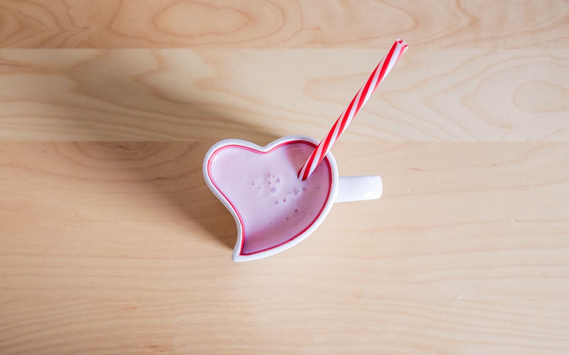 minimalism card cup heart white Wallpaper