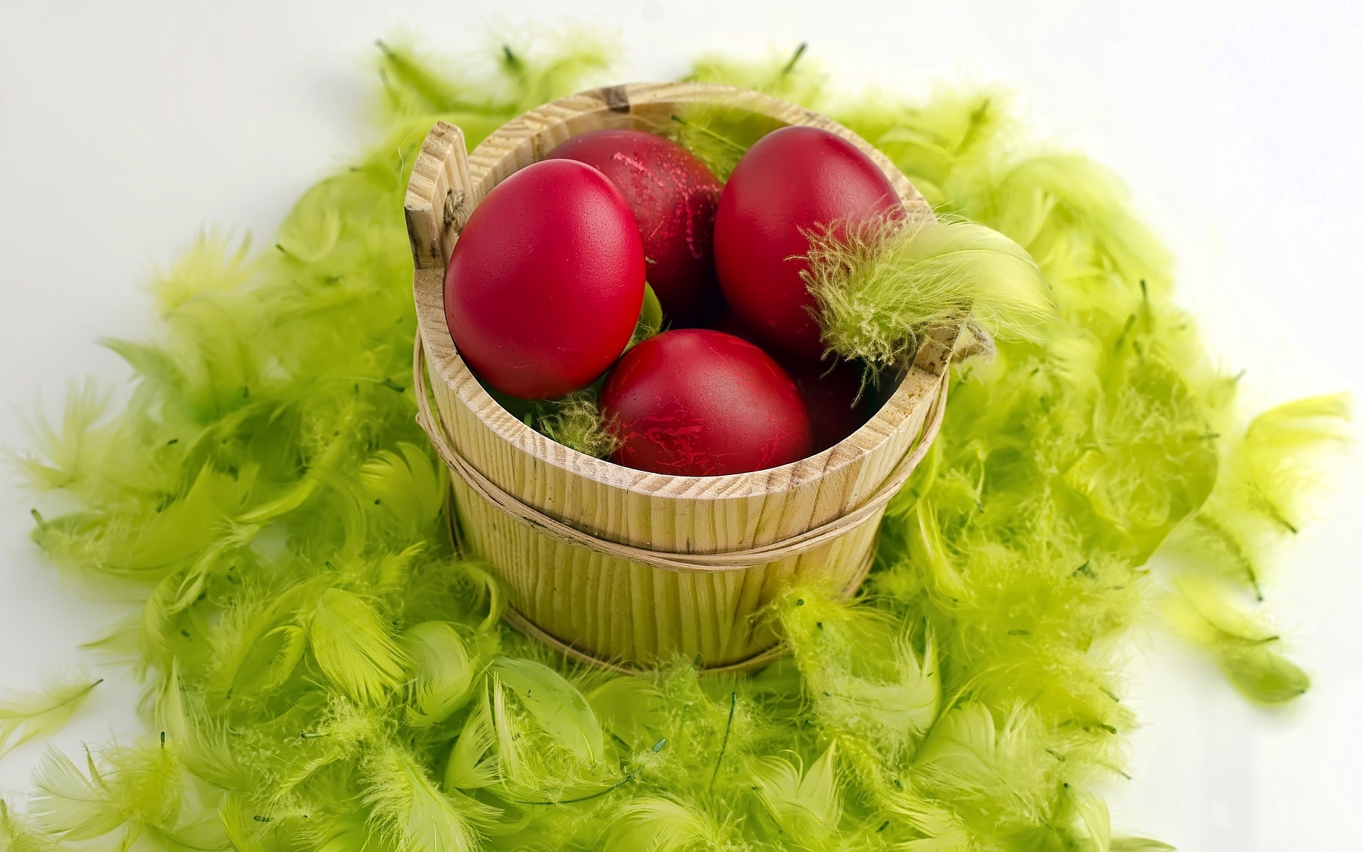 wooden feathers eggs Easter bucket Wallpaper
