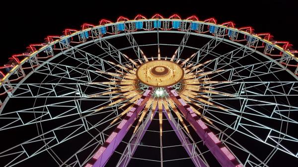 Ferris Wheel Attraction Backlight wallpaper