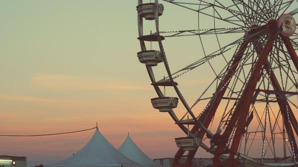 Ferris Wheel Entertainment Attractions Wallpaper