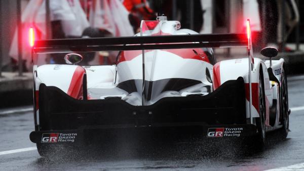 2017 Toyota Ts050 Hybrid On Track Wallpaper