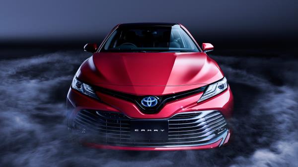 2018 Toyota Camry Hybrid Wallpaper