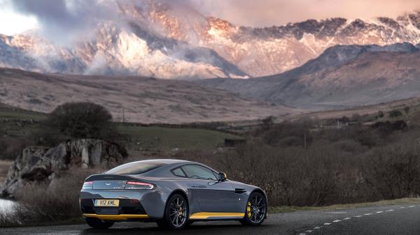Aston Martin V12 Vantage S Side View Mountains Wallpaper