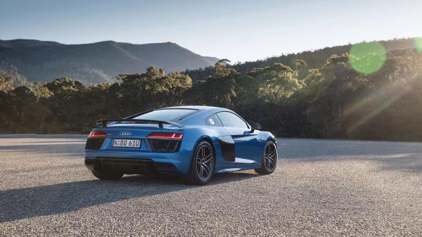 Audi R8 V10 Side View Wallpaper