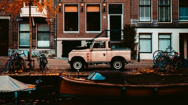 Building Facade Car Wallpaper