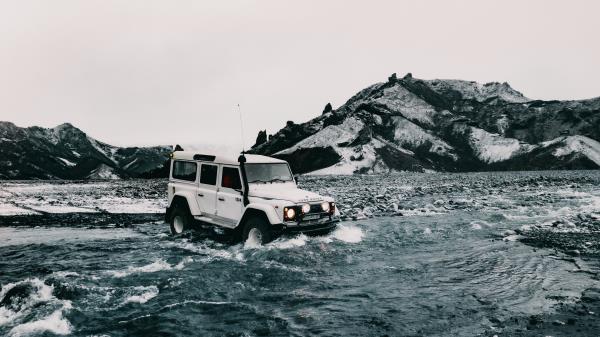 Machine Suv Water wallpaper