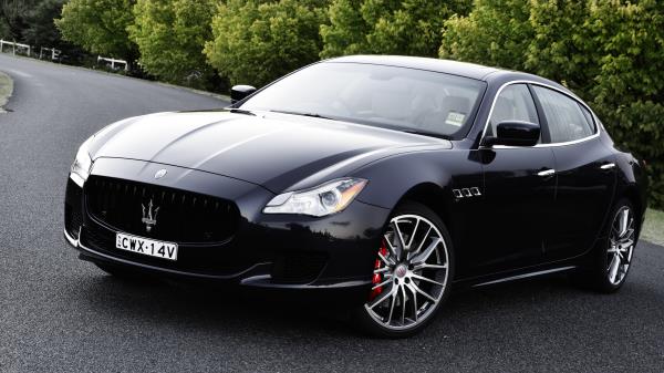 Maserati Quattroporte Gts Side View Black wallpaper