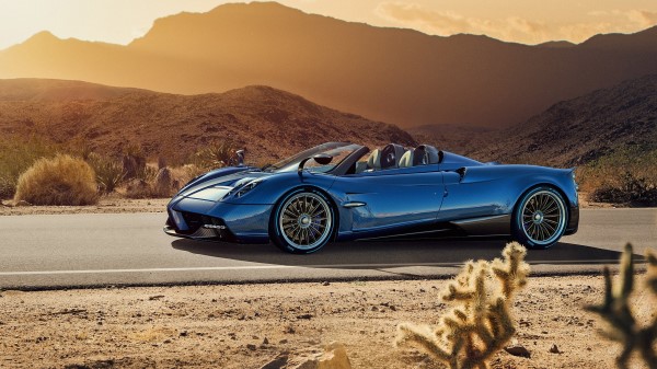 Pagani Huayra Roadster 2017 wallpaper