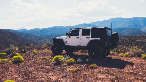 Suv Mountains Sky wallpaper