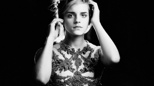 Emma Watson Monochrome On Wallpaper