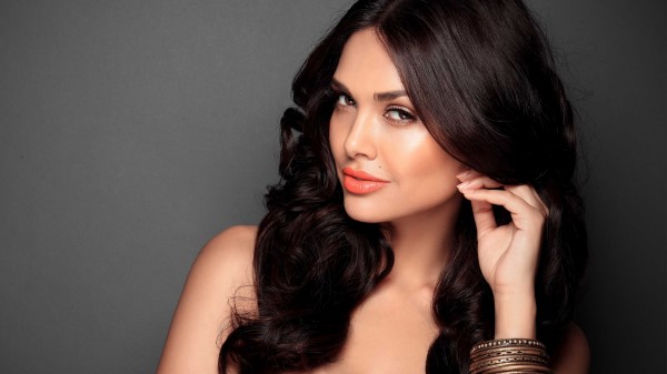 Esha Gupta New wallpaper