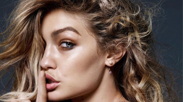 Gigi Hadid 2018 Wallpaper