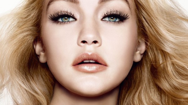 Gigi Hadid Eyes Wallpaper