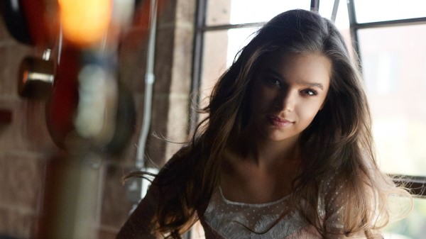 Hailee Steinfeld Singer Image wallpaper