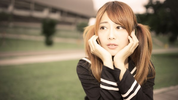 Posing Xiao Xi wallpaper