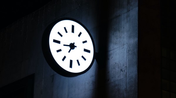 Clock Dial Backlight wallpaper