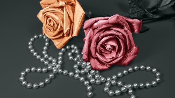 Rose Beads Decoration Wallpaper
