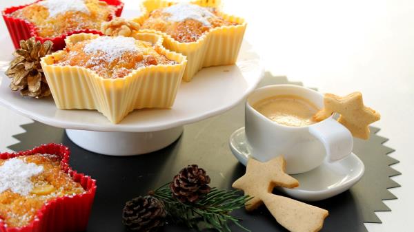 Cakes Coffee Pine Cones Christma Wallpaper