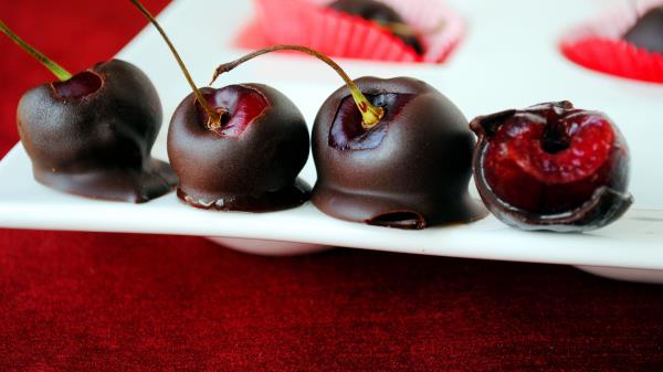 Cherry Chocolate Glaze Dessert Swe Wallpaper