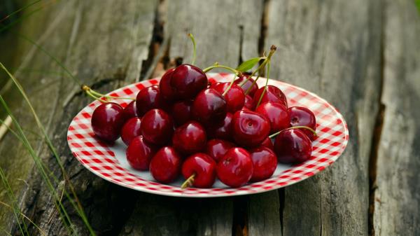 Cherry Plate Berry Ripe Wallpaper