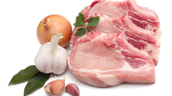 Chicken Meat Onion Garlic White Background Bay Leaf Wallpaper