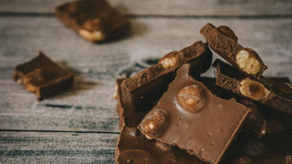 Chocolate Nuts Sweetness Wallpaper