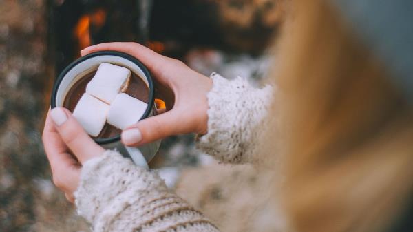 Cocoa Marshmallows Hands wallpaper