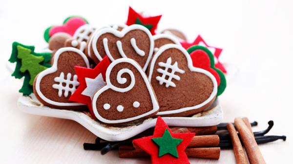 Cookies Christmas Hearts Candy Plate Spice Cinnamon Holidays New Year wallpaper