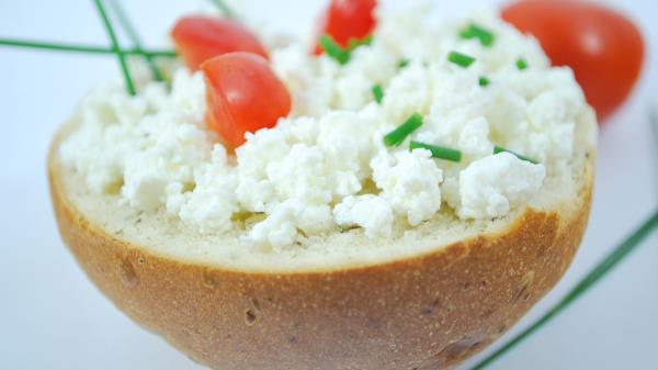 Cream Cheese Cheese Tomato Bun wallpaper