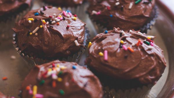 Cupcakes Frosting Confetti Chocolate Wallpaper