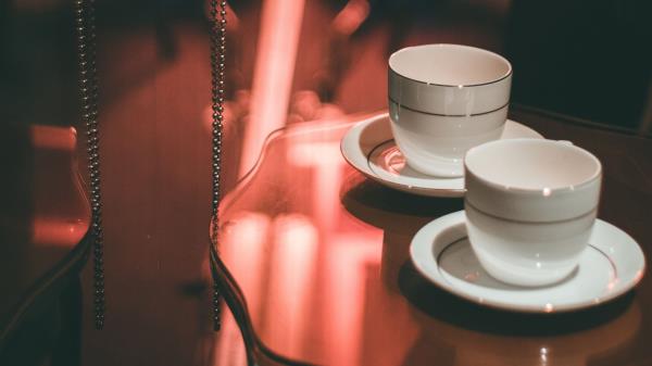 Cups Table Chains wallpaper