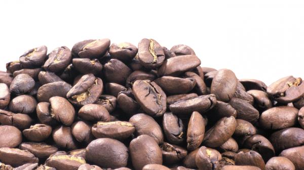 Grains Coffee Heap White Background wallpaper