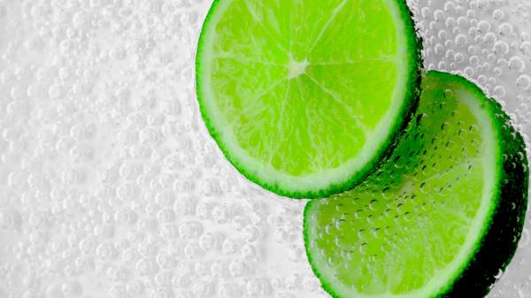 Lime Slices Bubbles wallpaper