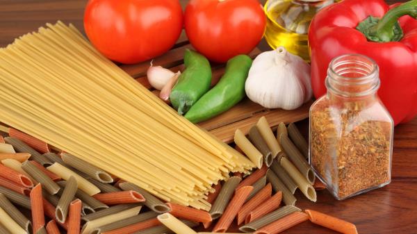 Macaroni Spaghetti Pepper Garlic Spices Tomatoes Wallpaper