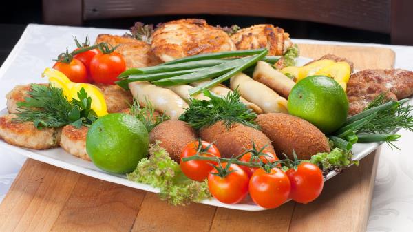 Meat Vegetables Dish Meatballs Tomato Lime Greens wallpaper