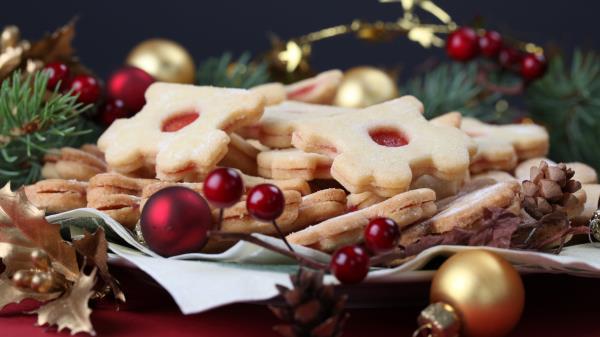 New Year Cookies Pastries Desserts Balloons Decorations Table wallpaper