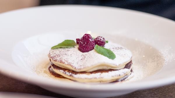 Pancakes Raspberry Sprinkling wallpaper