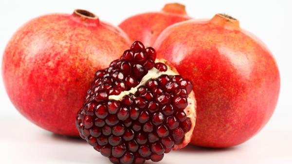 Pomegranate Berries Fruit Ripe Juicy Wallpaper