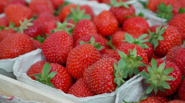 Strawberries Berries Ripe Wallpaper